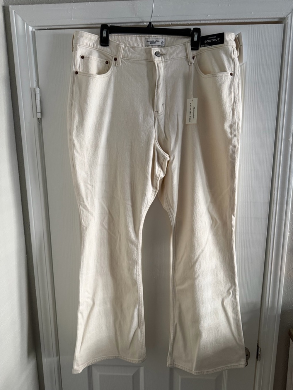 Abercrombie & Fitch Curve Love High Rise Boot Cut Jeans Size 30 Cream Color